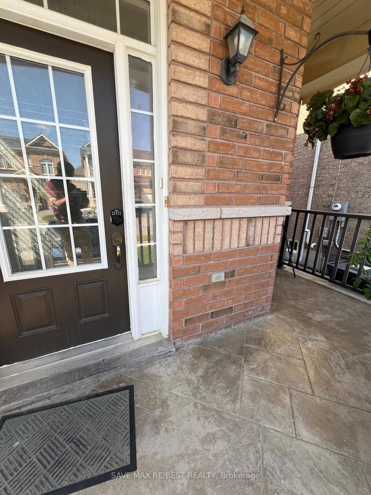 Brampton, ON L7A 0L9,70 Boundbrook DR #UPPER