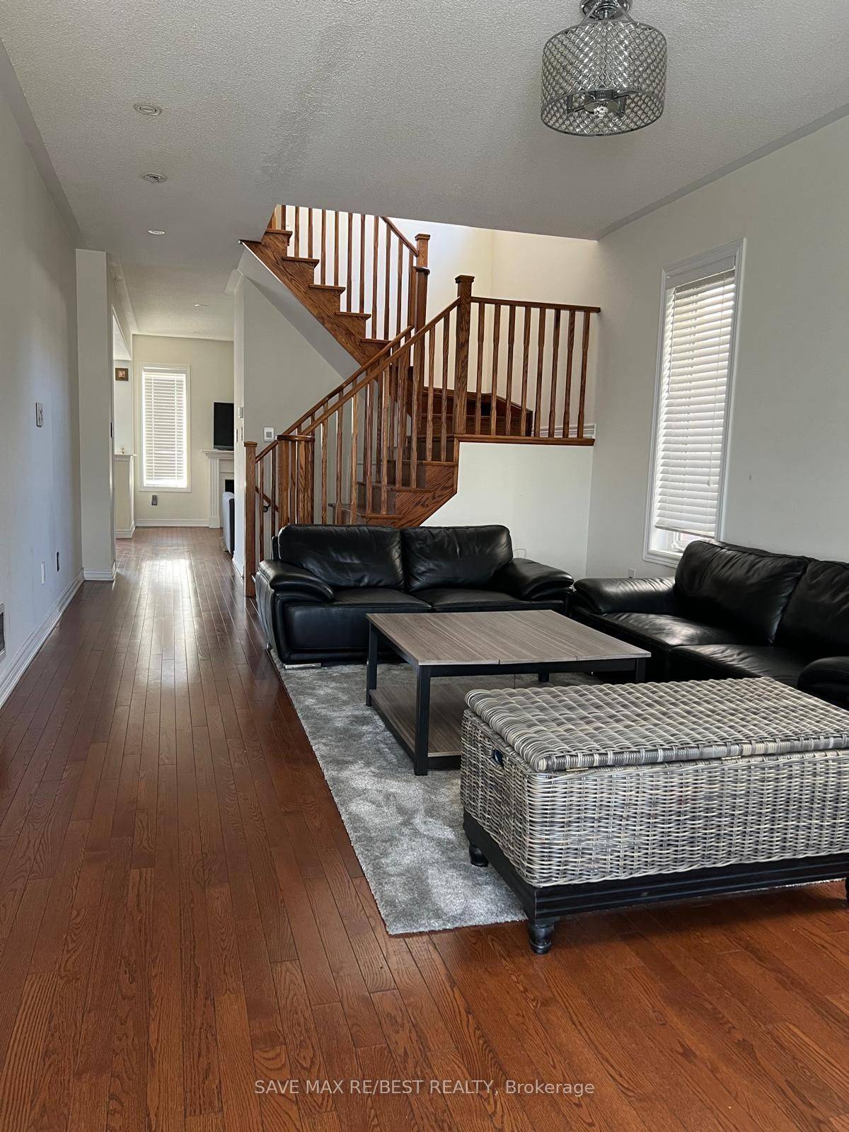 Brampton, ON L7A 0L9,70 Boundbrook DR #UPPER