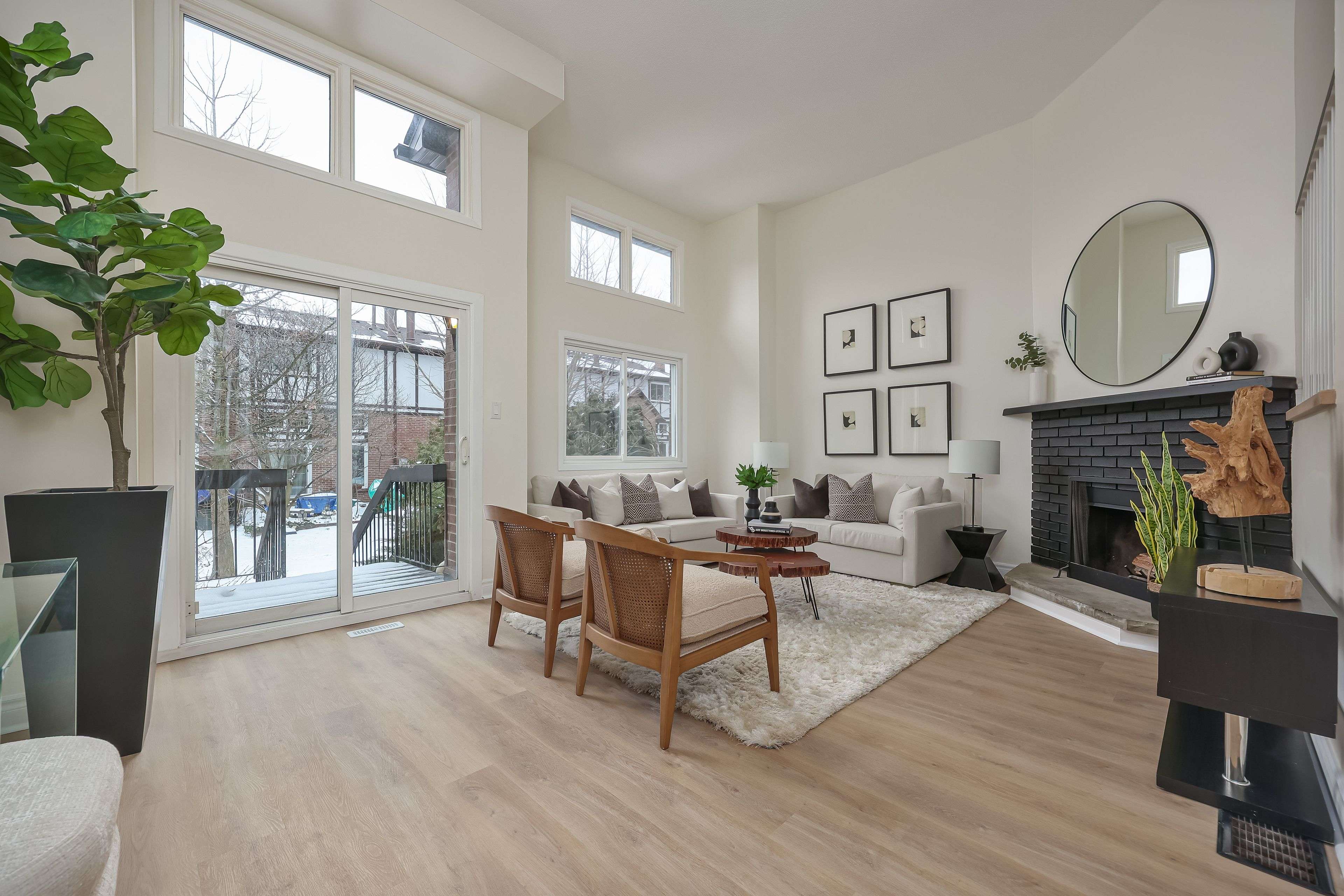 Mississauga, ON L4W 2M8,1755 Rathburn RD E #104