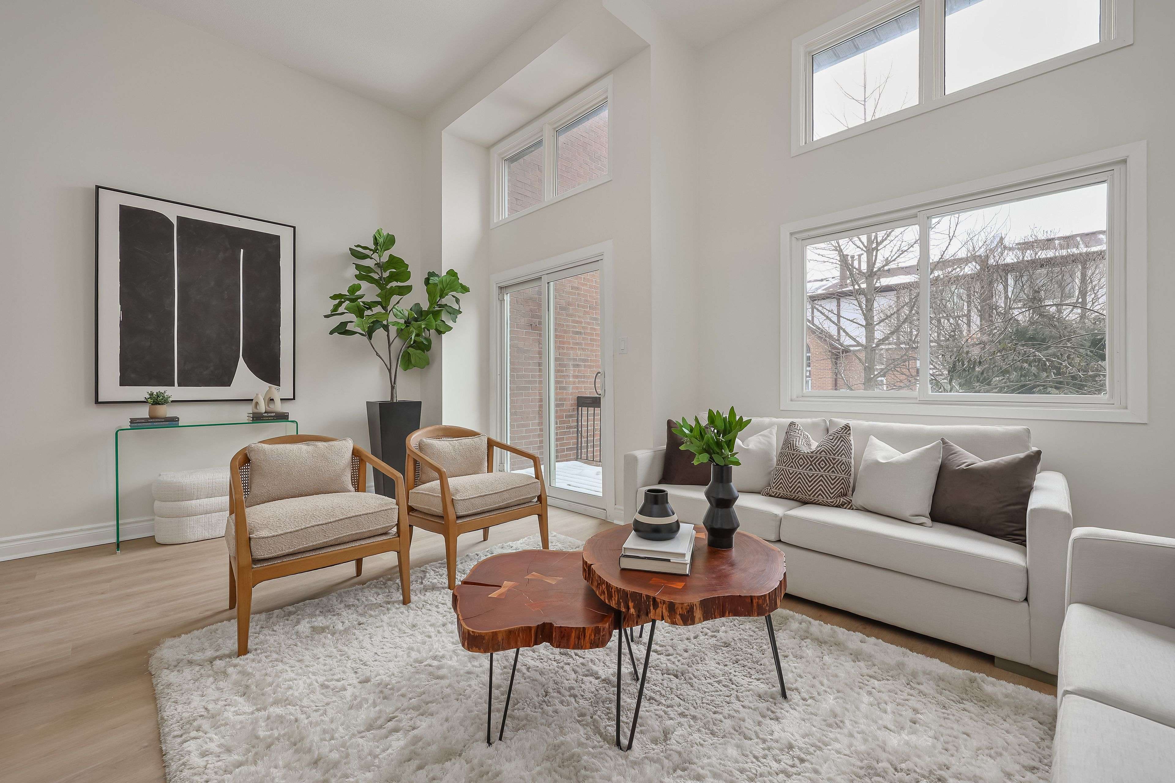 Mississauga, ON L4W 2M8,1755 Rathburn RD E #104