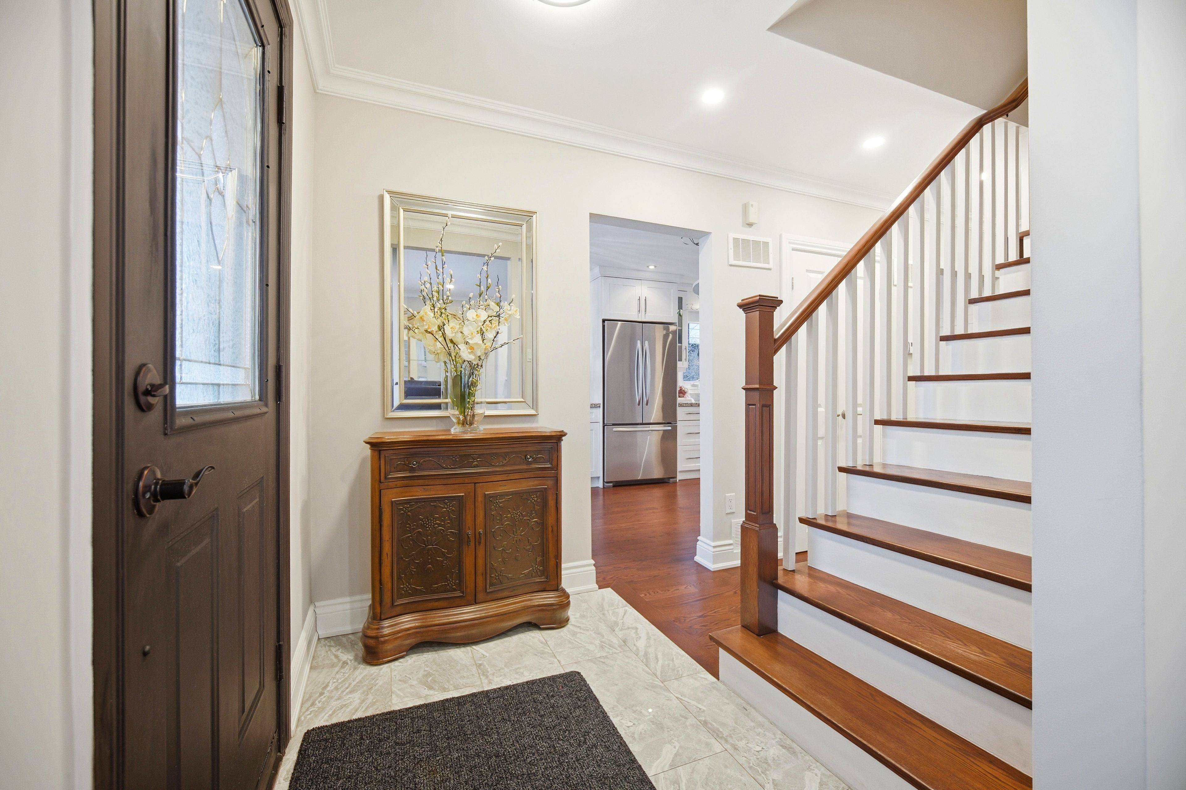 Mississauga, ON L5A 1R3,298 Edrich CT