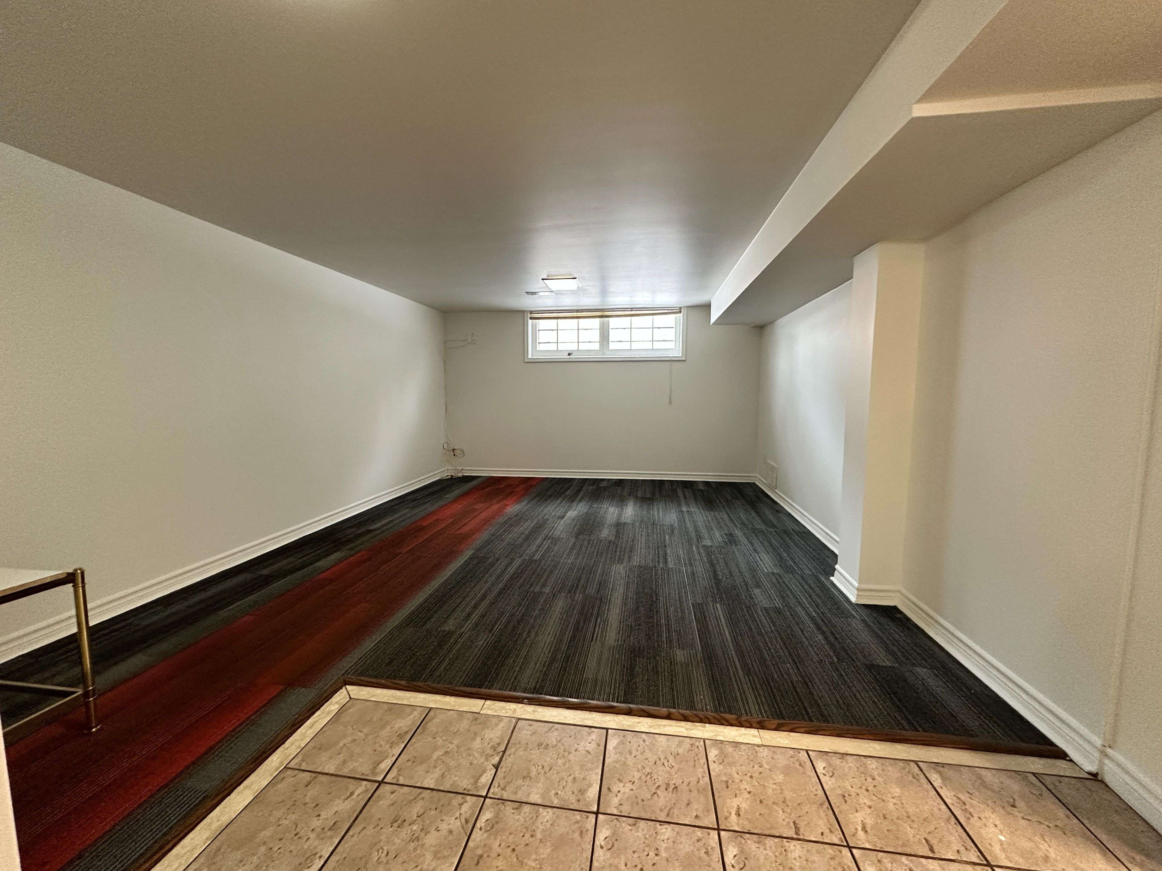 Mississauga, ON L4Y 2Z1,3193 Constitution BLVD