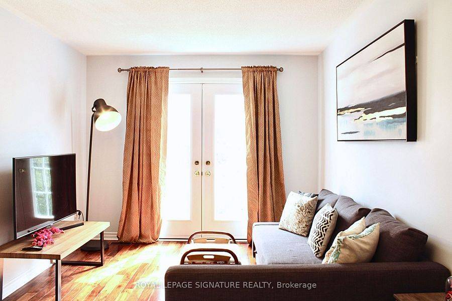 Mississauga, ON L5M 6G1,1591 South Parade CT #40