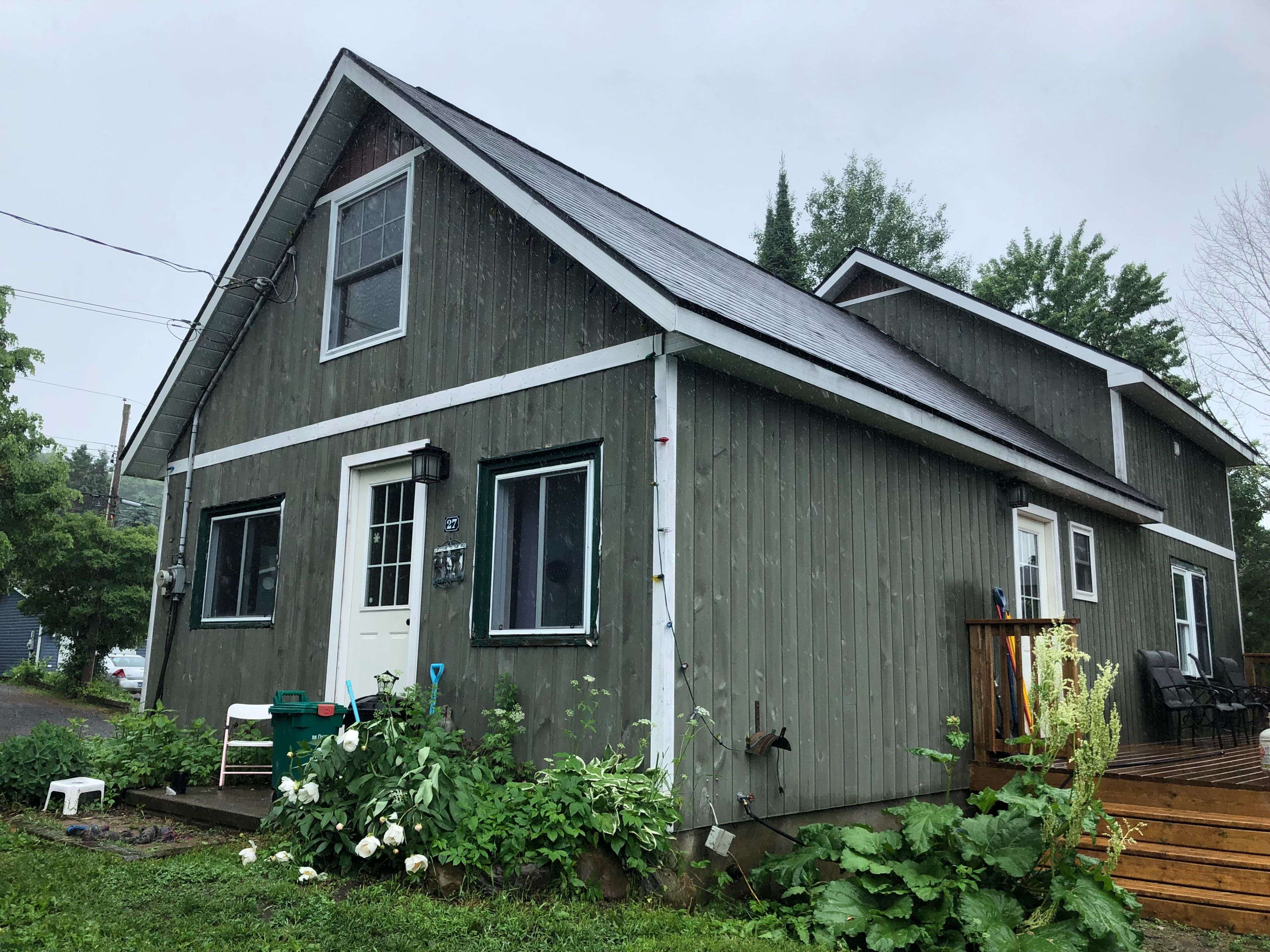 Huntsville, ON P1H 1V5,27 Henry ST