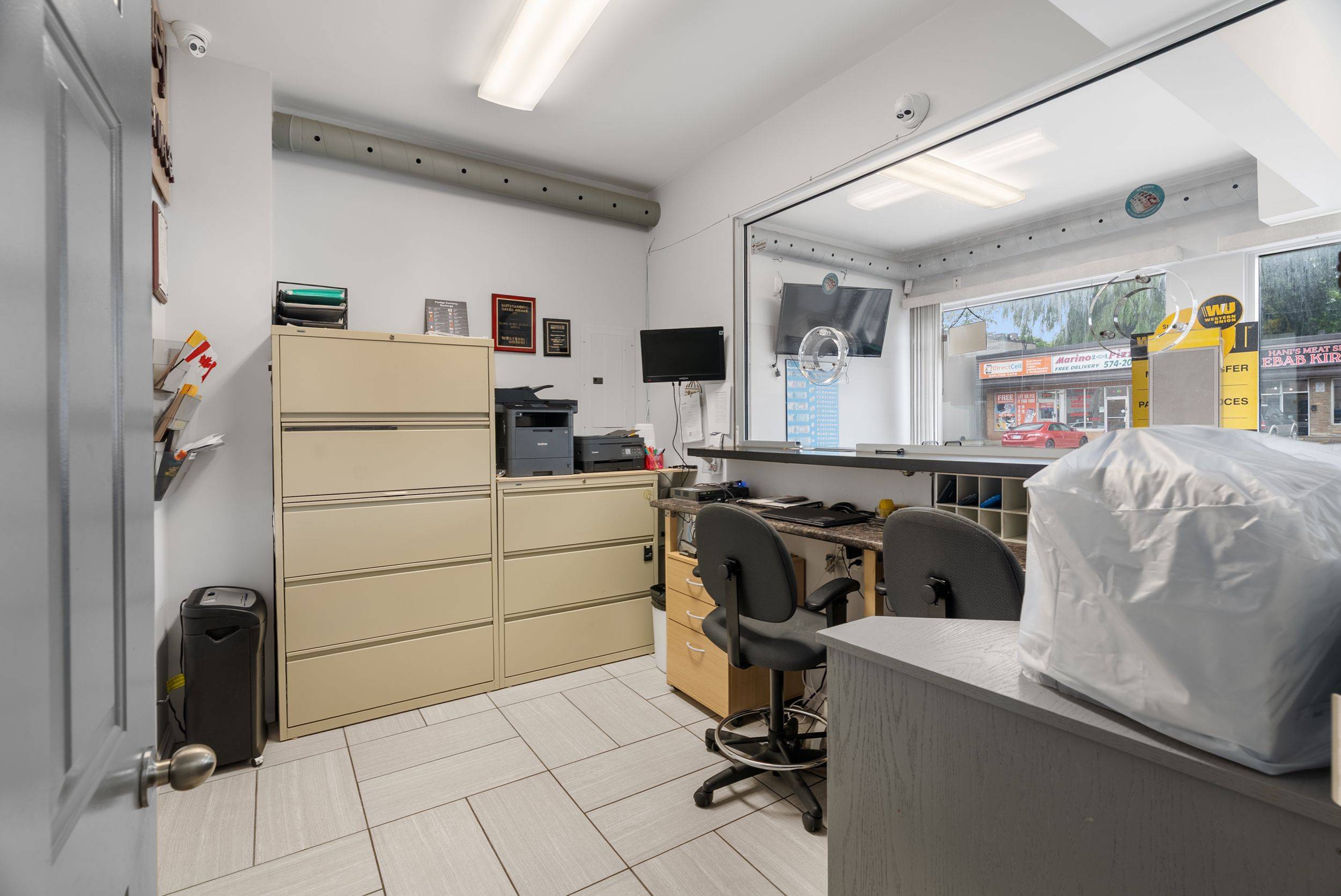 Hamilton, ON L9C 2Y6,582 Upper James ST