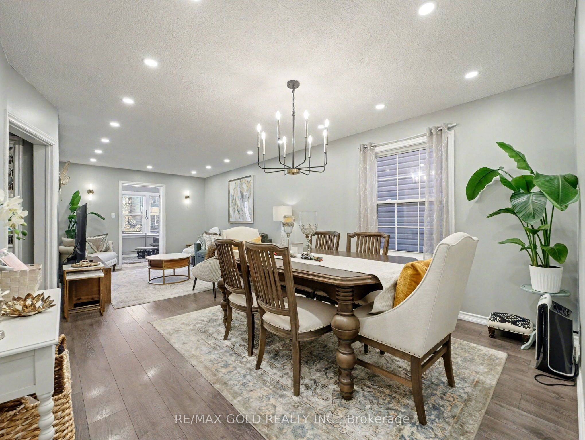 Hamilton, ON L8L 6K8,75 Chestnut AVE