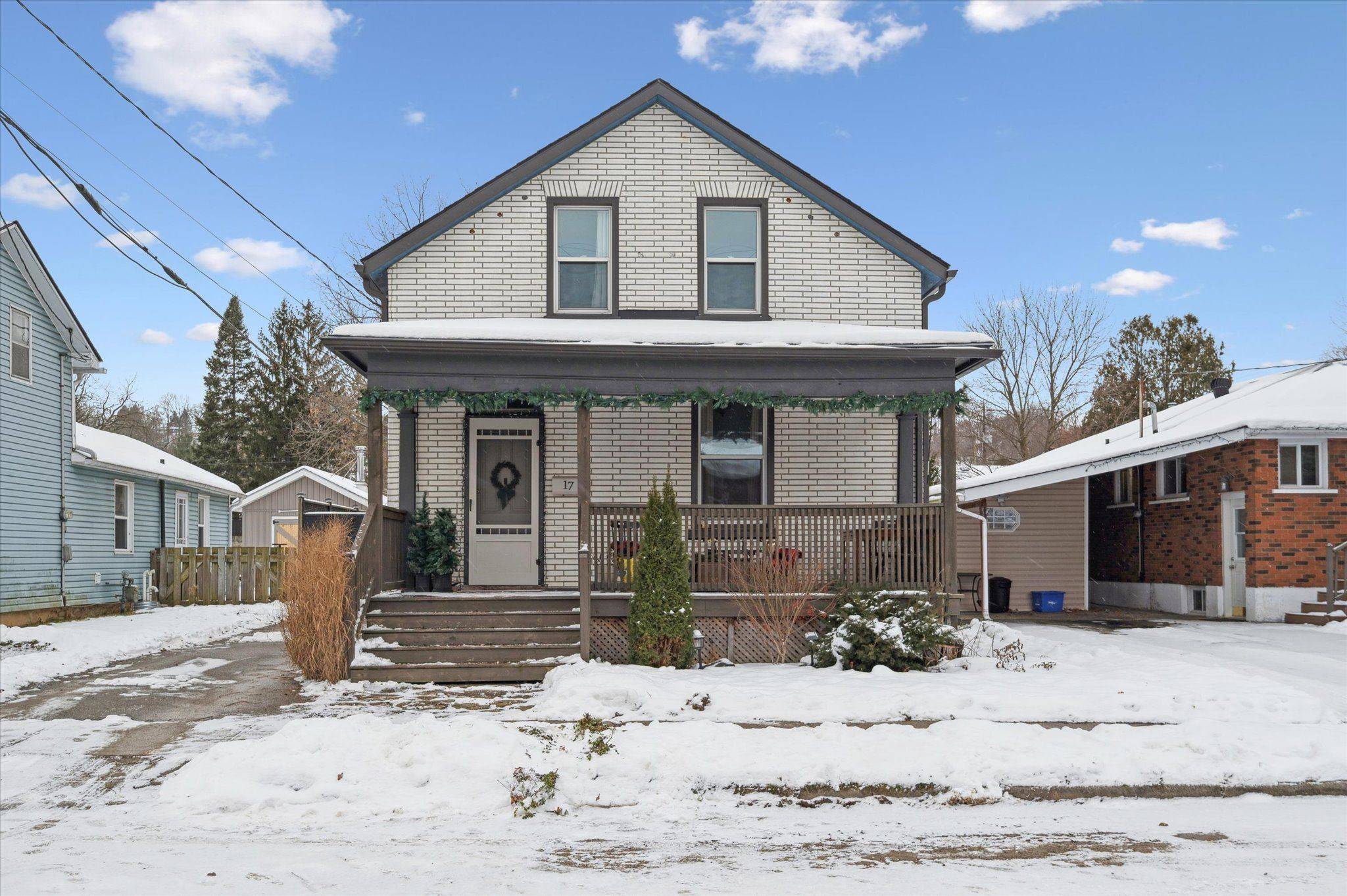 Brant, ON N3L 1W8,17 Ball ST