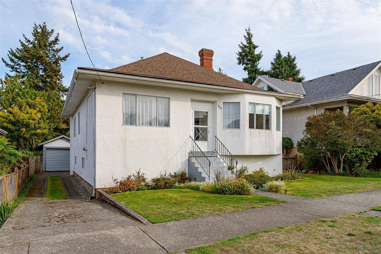 Victoria, BC V8R 4G4,2321 Shakespeare St