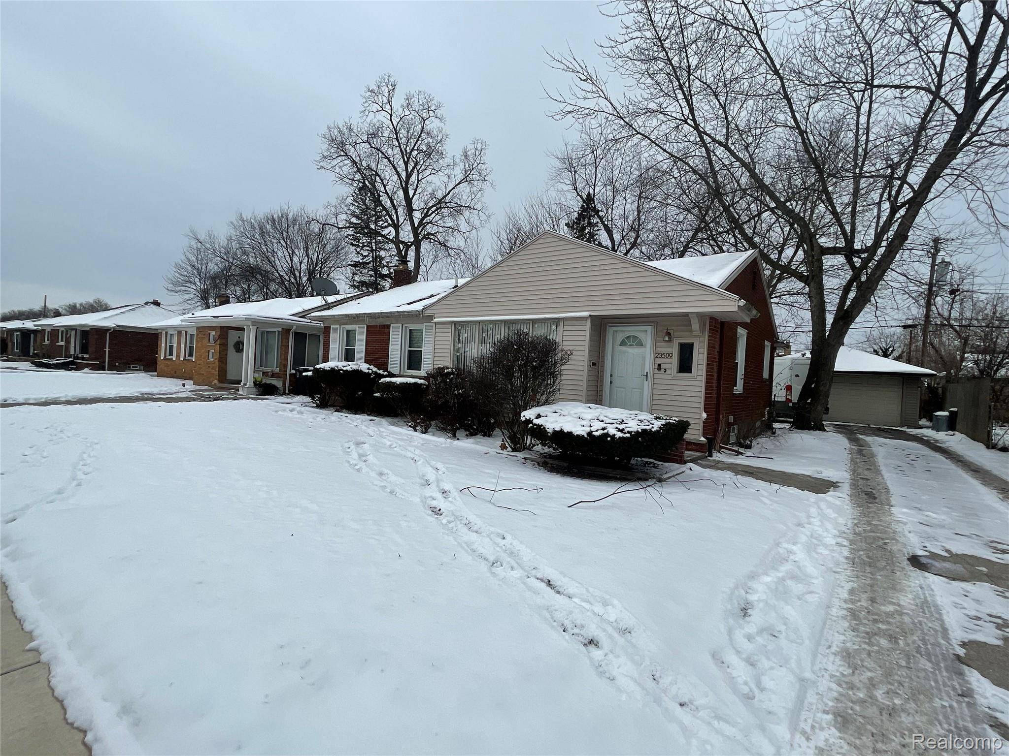 Oak Park, MI 48237,23509 Parklawn ST