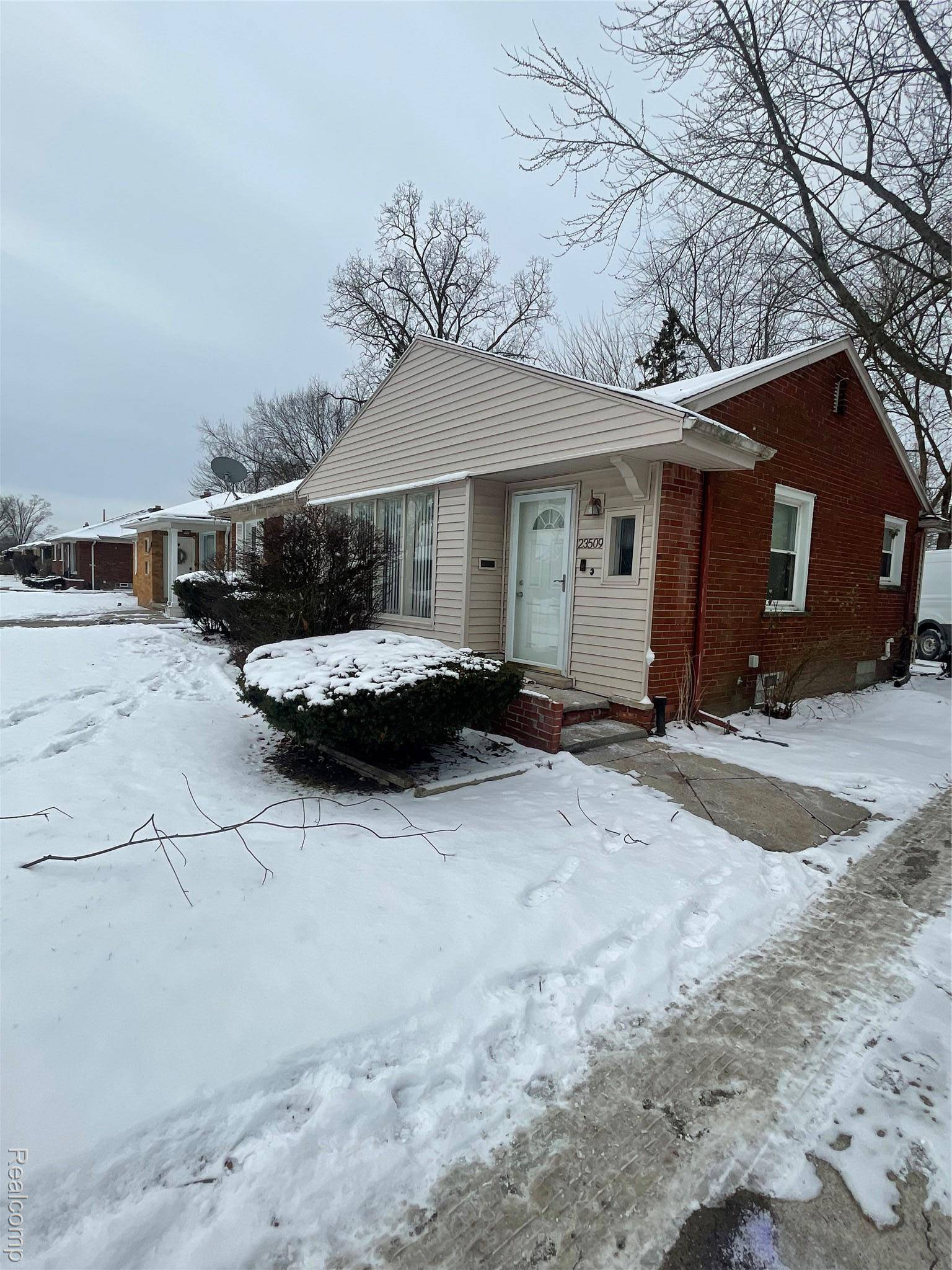 Oak Park, MI 48237,23509 Parklawn ST