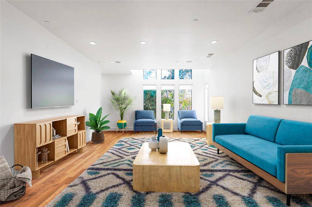 Dallas, TX 75204,1600 N Haskell Avenue #1