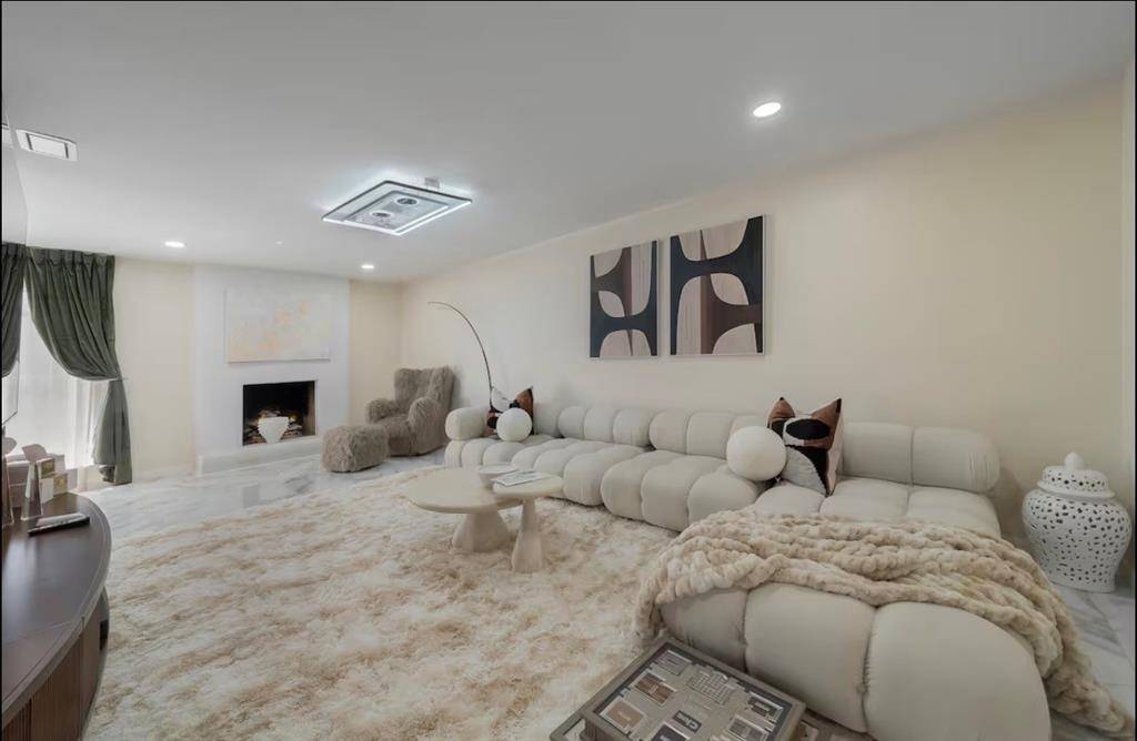 Dallas, TX 75225,9003 Villa Park Circle