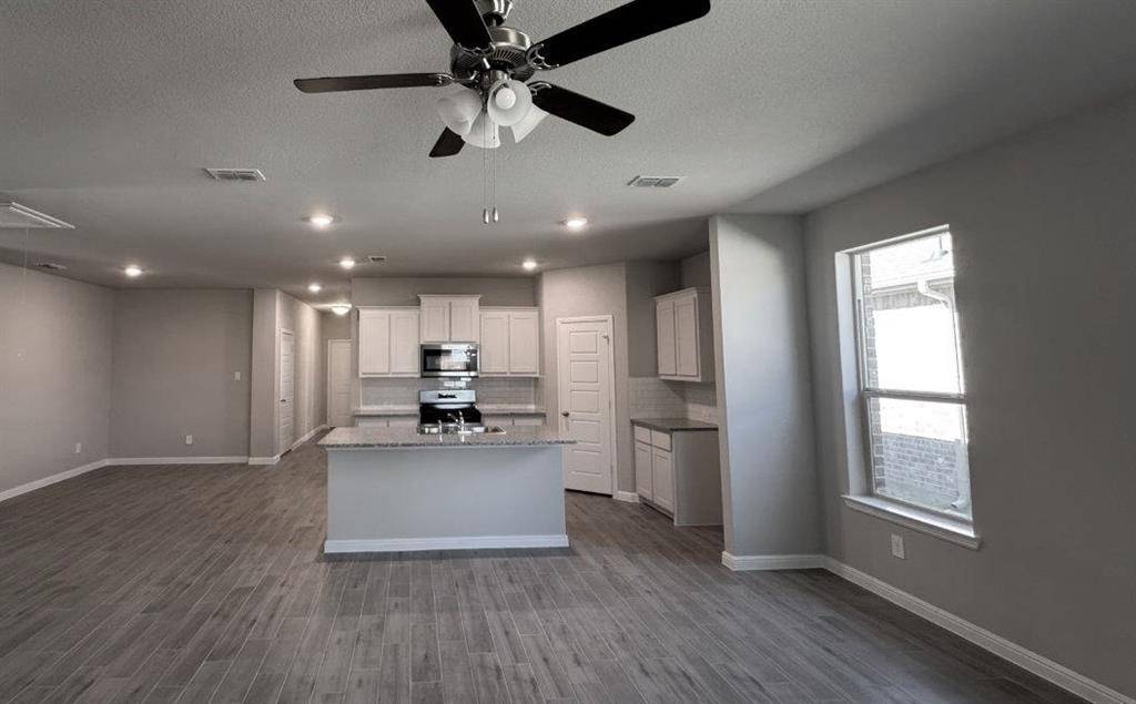 Denton, TX 76259,616 AMBER FIELDS Drive