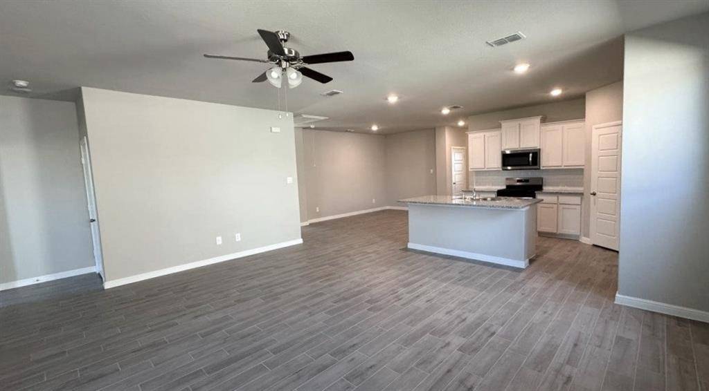 Denton, TX 76259,616 AMBER FIELDS Drive