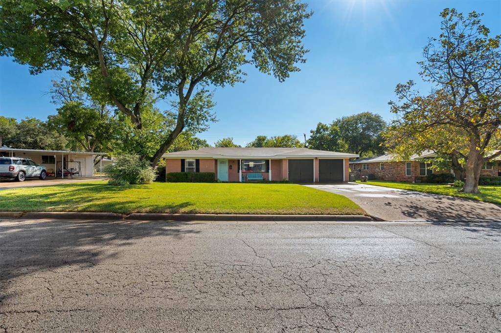 Graham, TX 76450,1420 Rolling Hills Drive