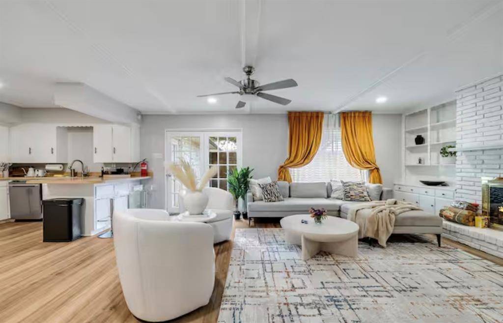 Dallas, TX 75225,9005 Villa Park Circle