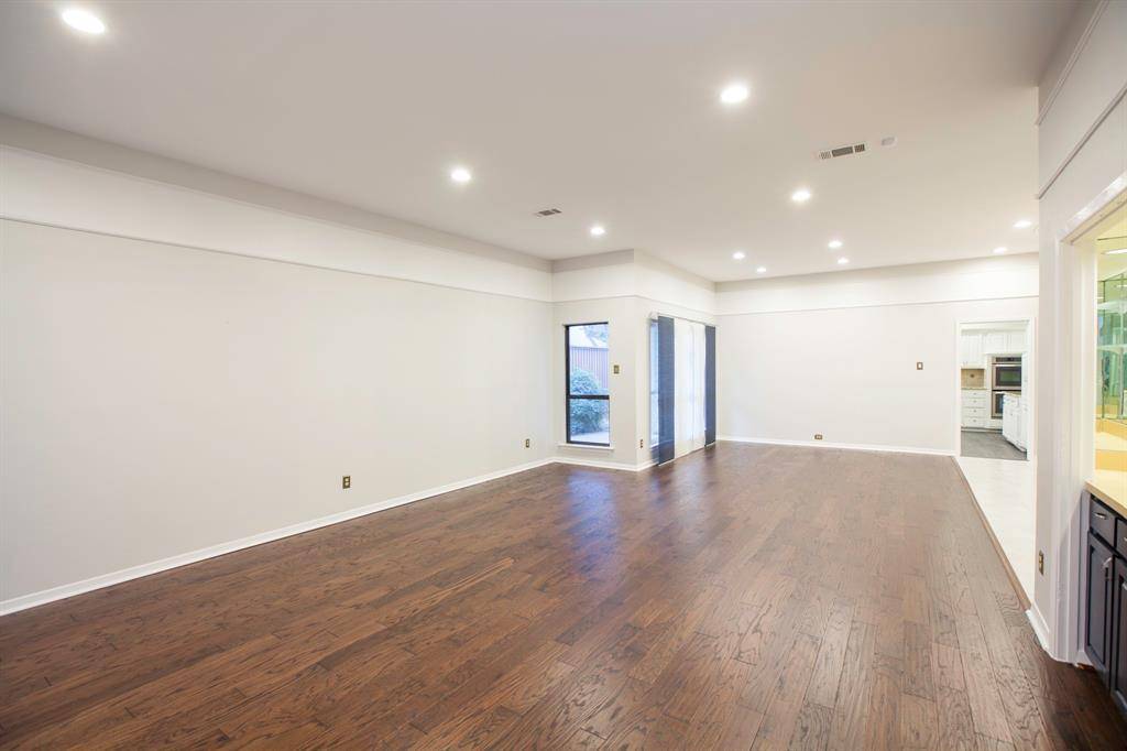 Dallas, TX 75248,16114 Shadybank Drive