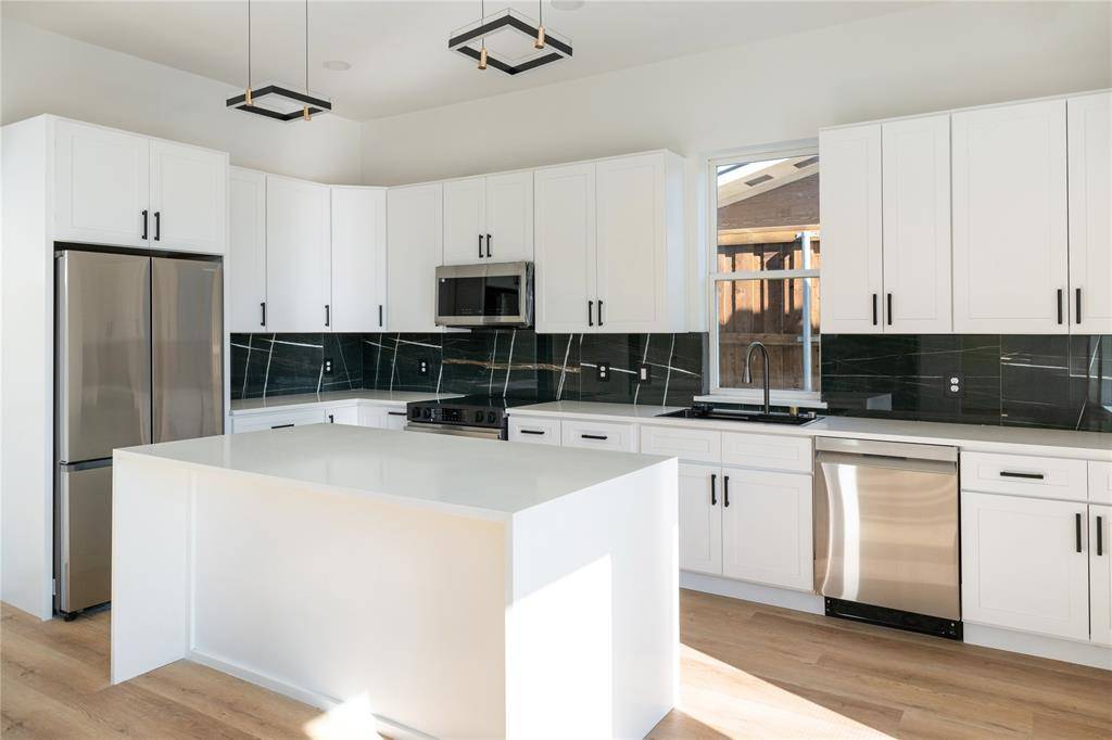 Dallas, TX 75229,2950 Sundial Drive