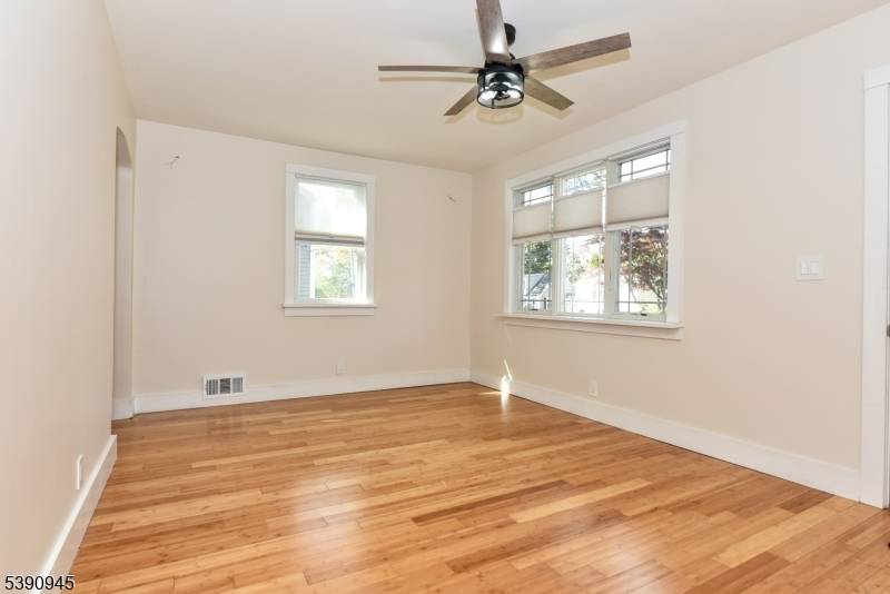 Waldwick Boro, NJ 07463,66 Waldwick Ave