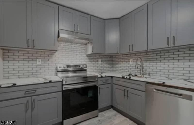 East Orange City, NJ 07017,188 Park St