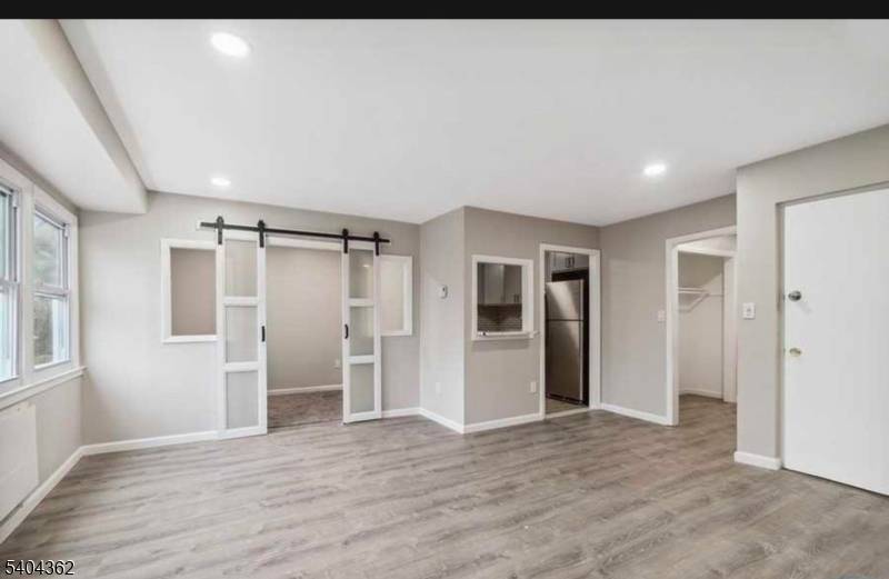 East Orange City, NJ 07017,188 Park St