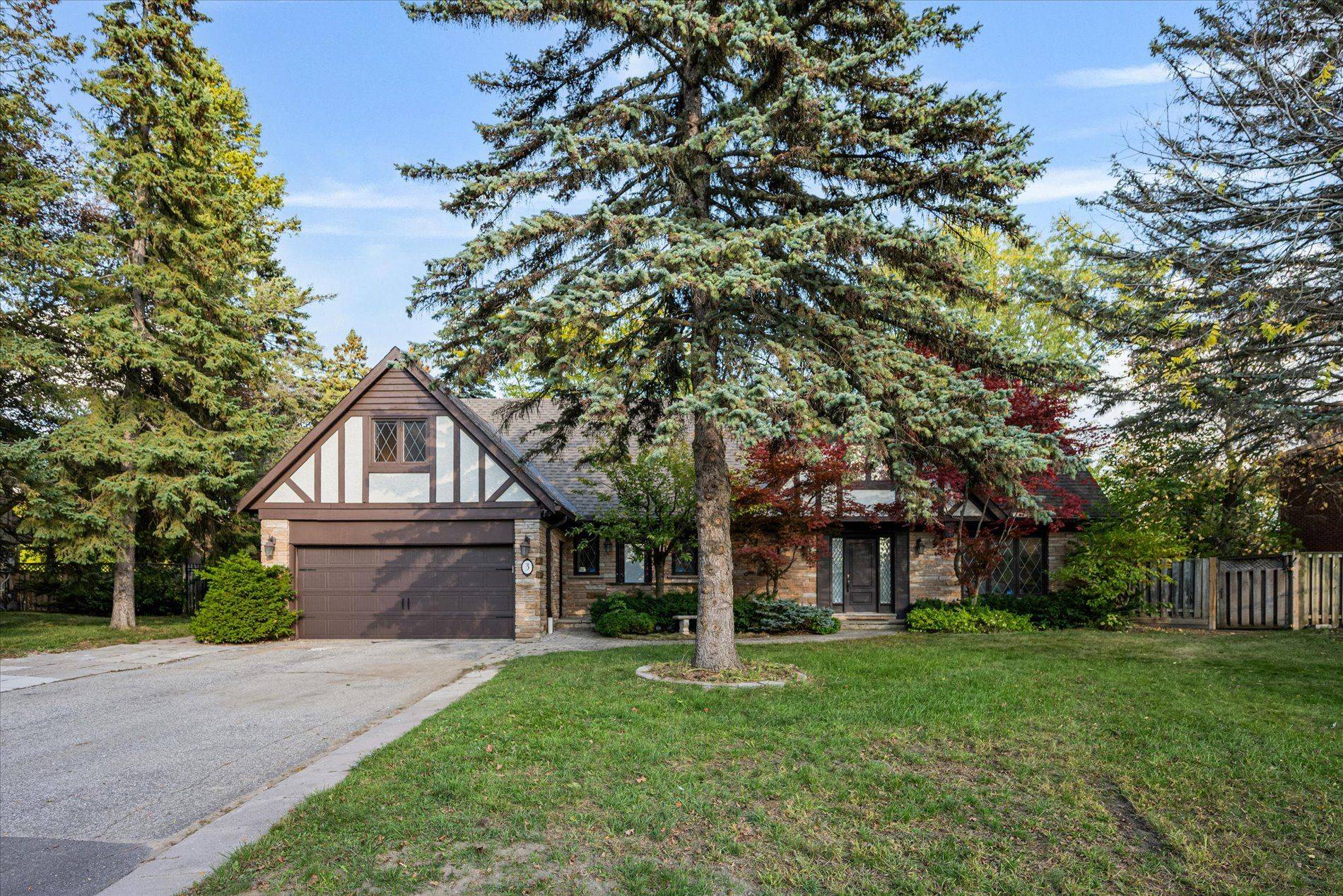 Markham, ON L3T 2T8,3 Old English LN