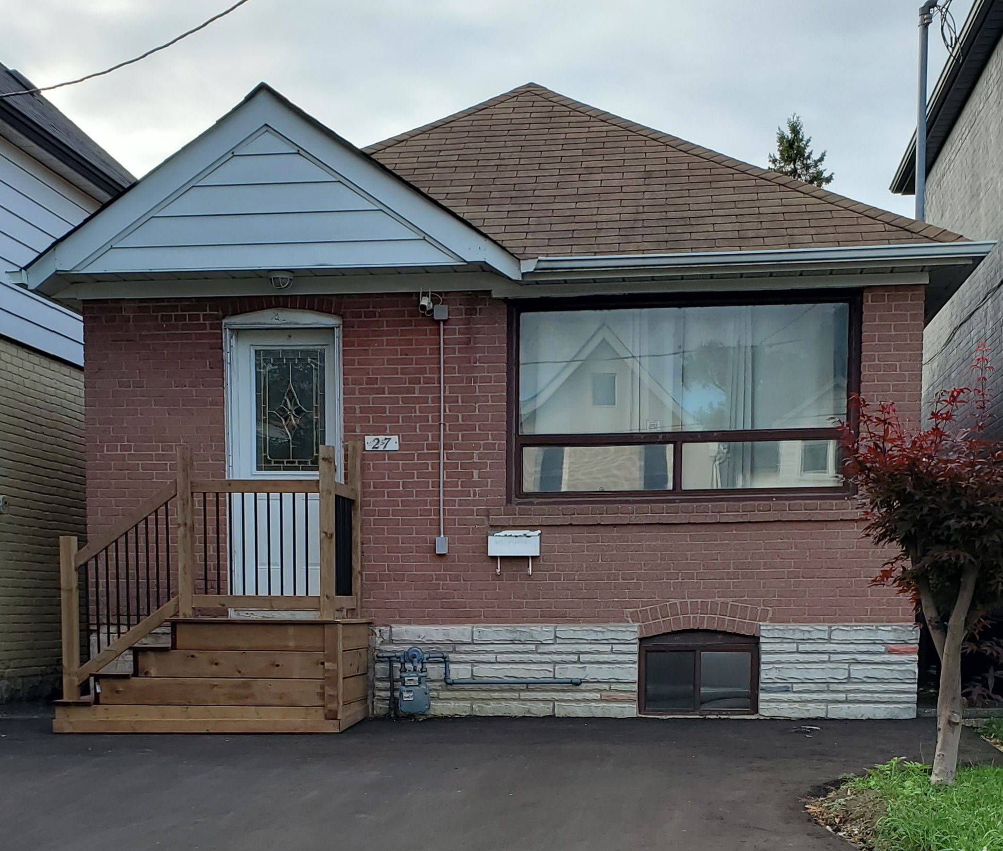 Toronto W03, ON M6N 2S2,27 Lambton AVE