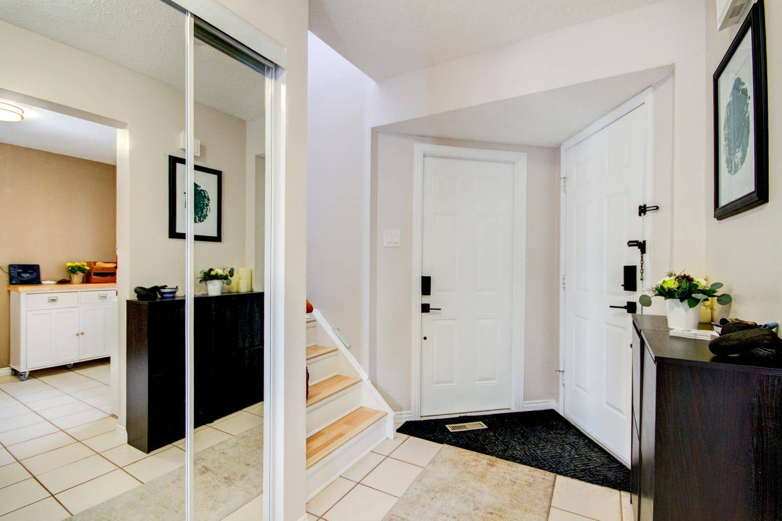 Brampton, ON L6Z 1N8,36 Rawling CRES