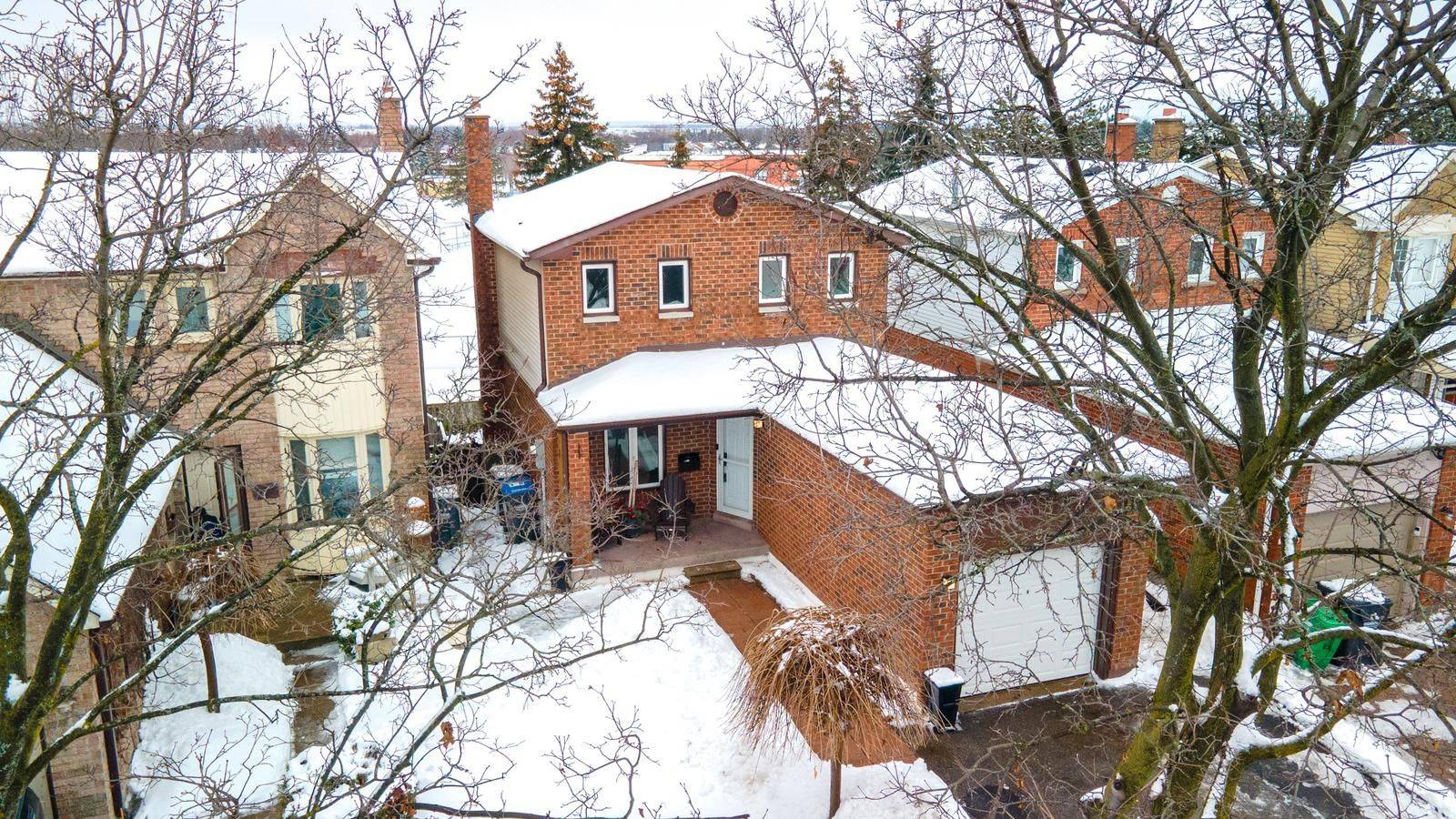 Brampton, ON L6Z 1N8,36 Rawling CRES