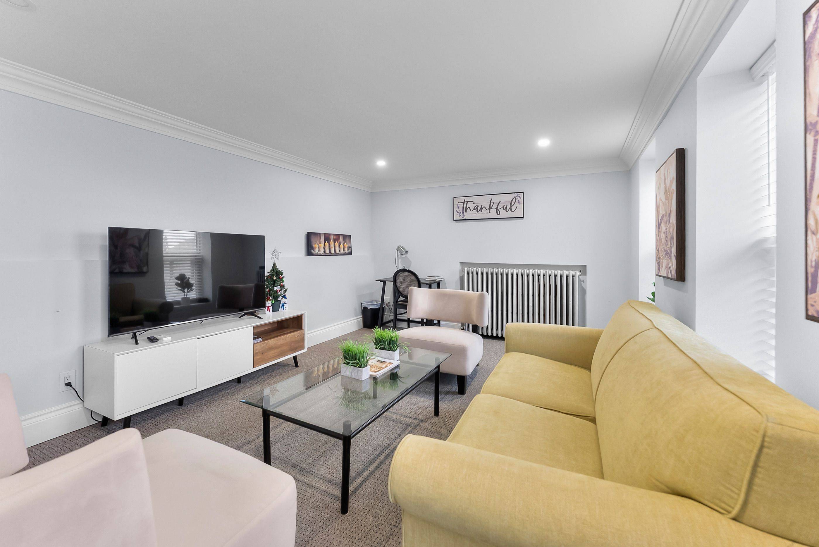 Niagara Falls, ON L2G 1S9,5858 ferry ST #1