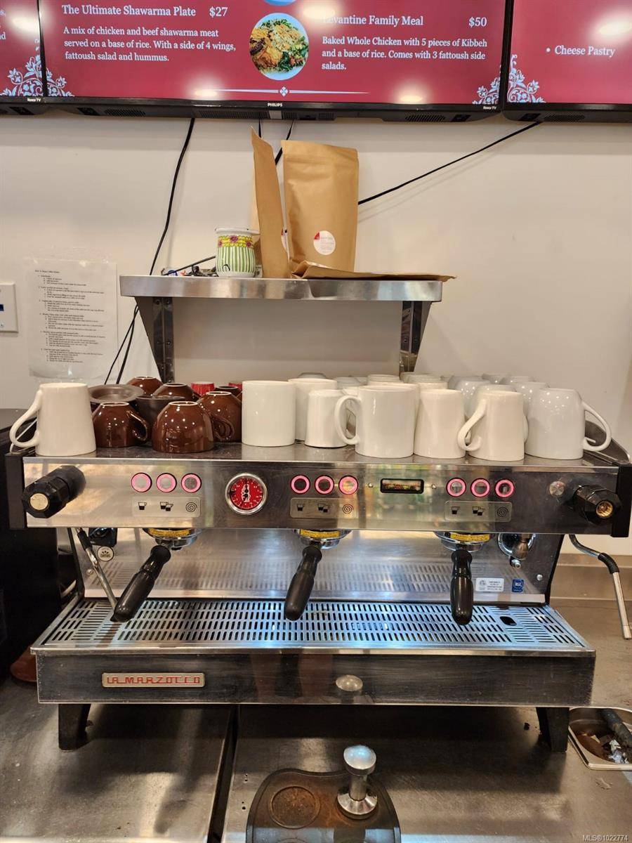 Victoria, BC V8V 2G6,225 Menzies St #103