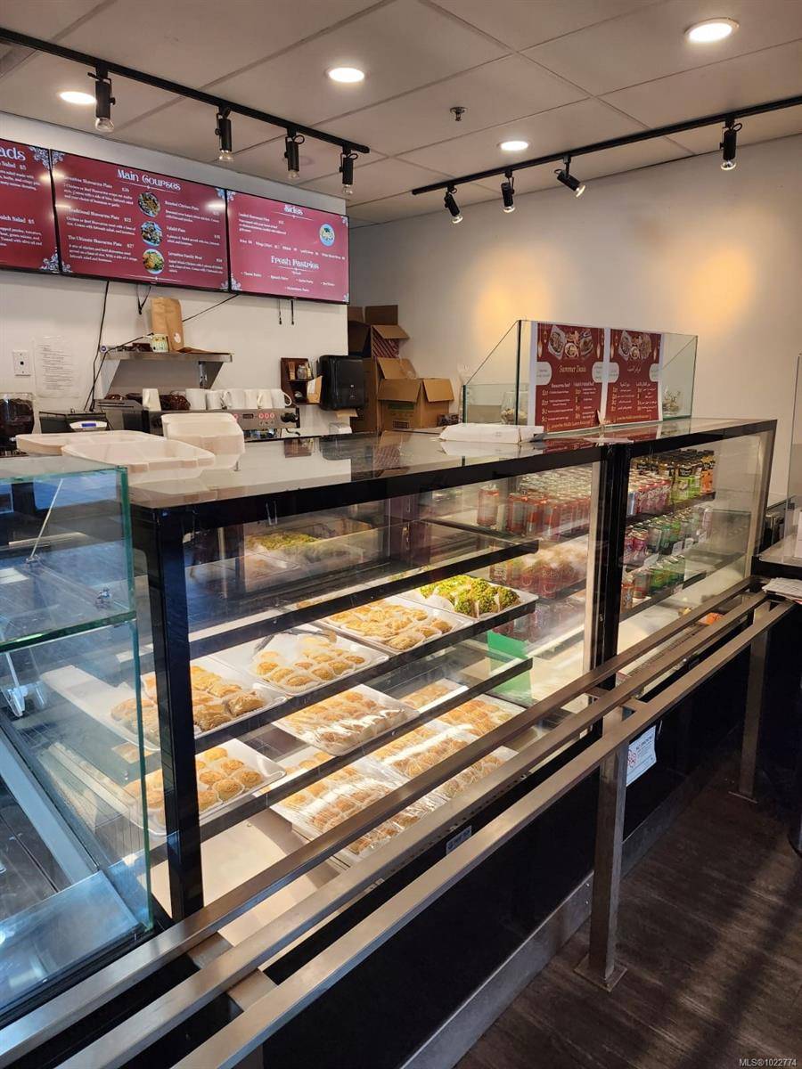 Victoria, BC V8V 2G6,225 Menzies St #103