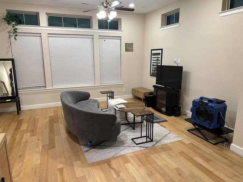 Dallas, TX 75235,5964 Morning Star Place