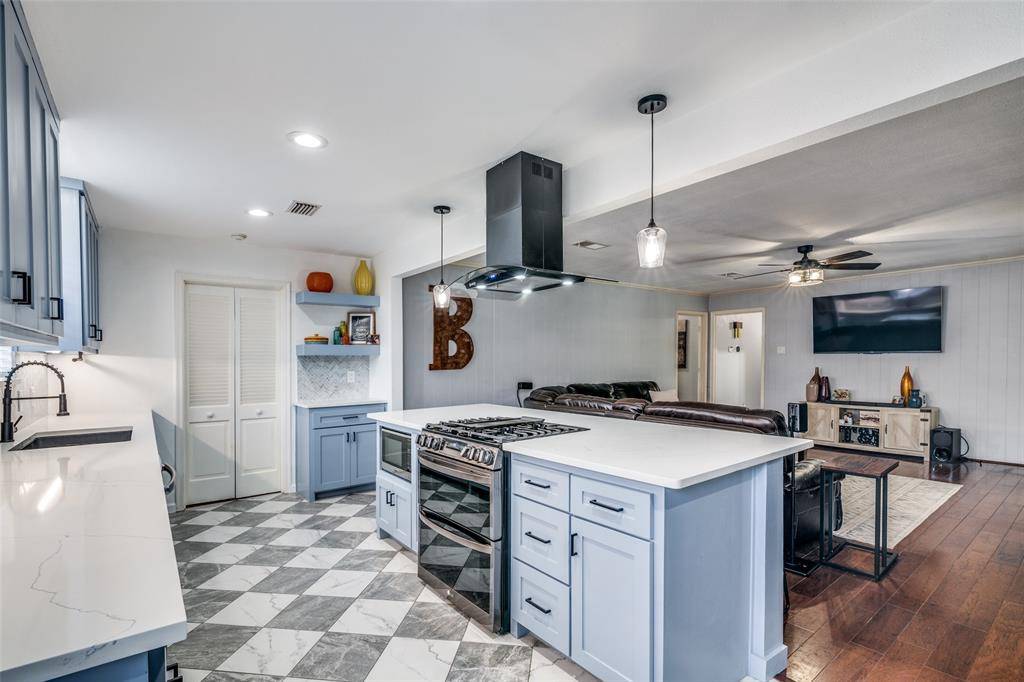 Dallas, TX 75228,2217 Babalos Lane