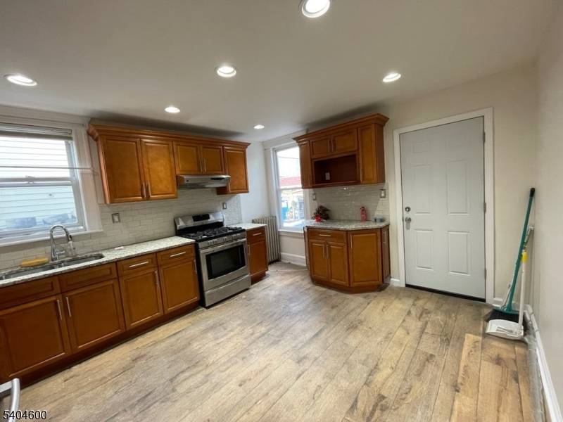 Paterson City, NJ 07513,411 21St Ave