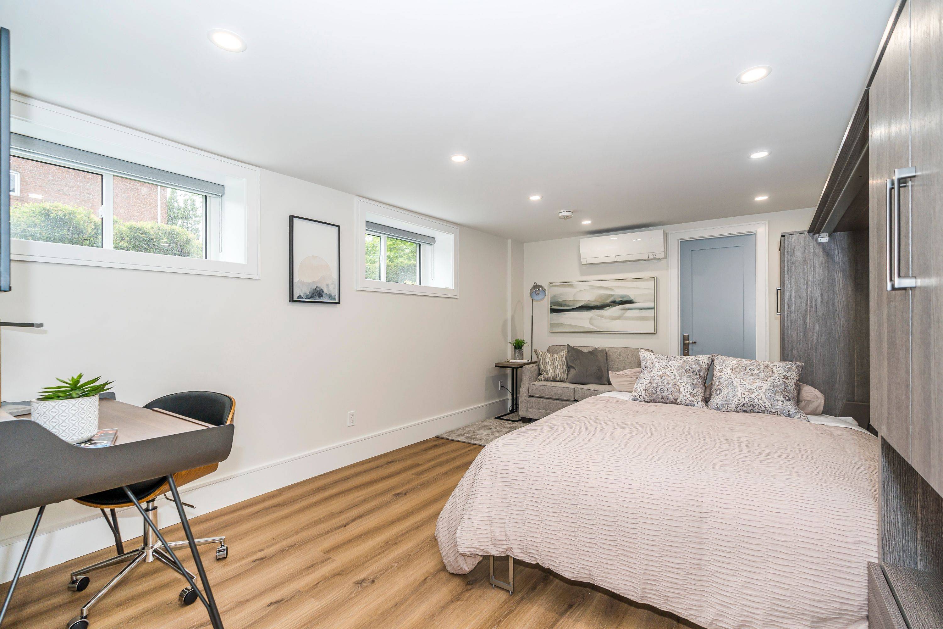 Toronto C01, ON M6H 2Y7,202 Rusholme RD #House