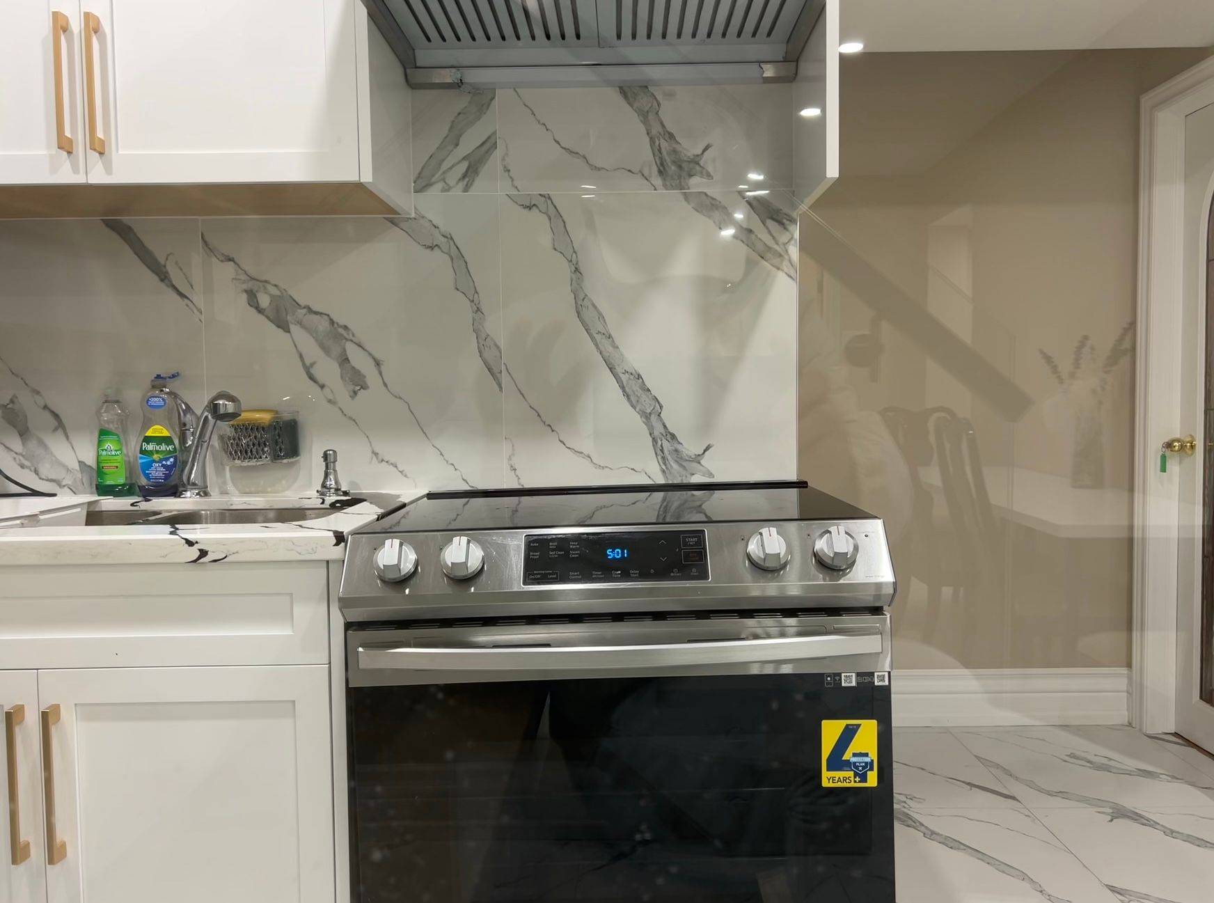 Toronto C15, ON M2K 2H6,62 Banstock Dr DR #Room 3