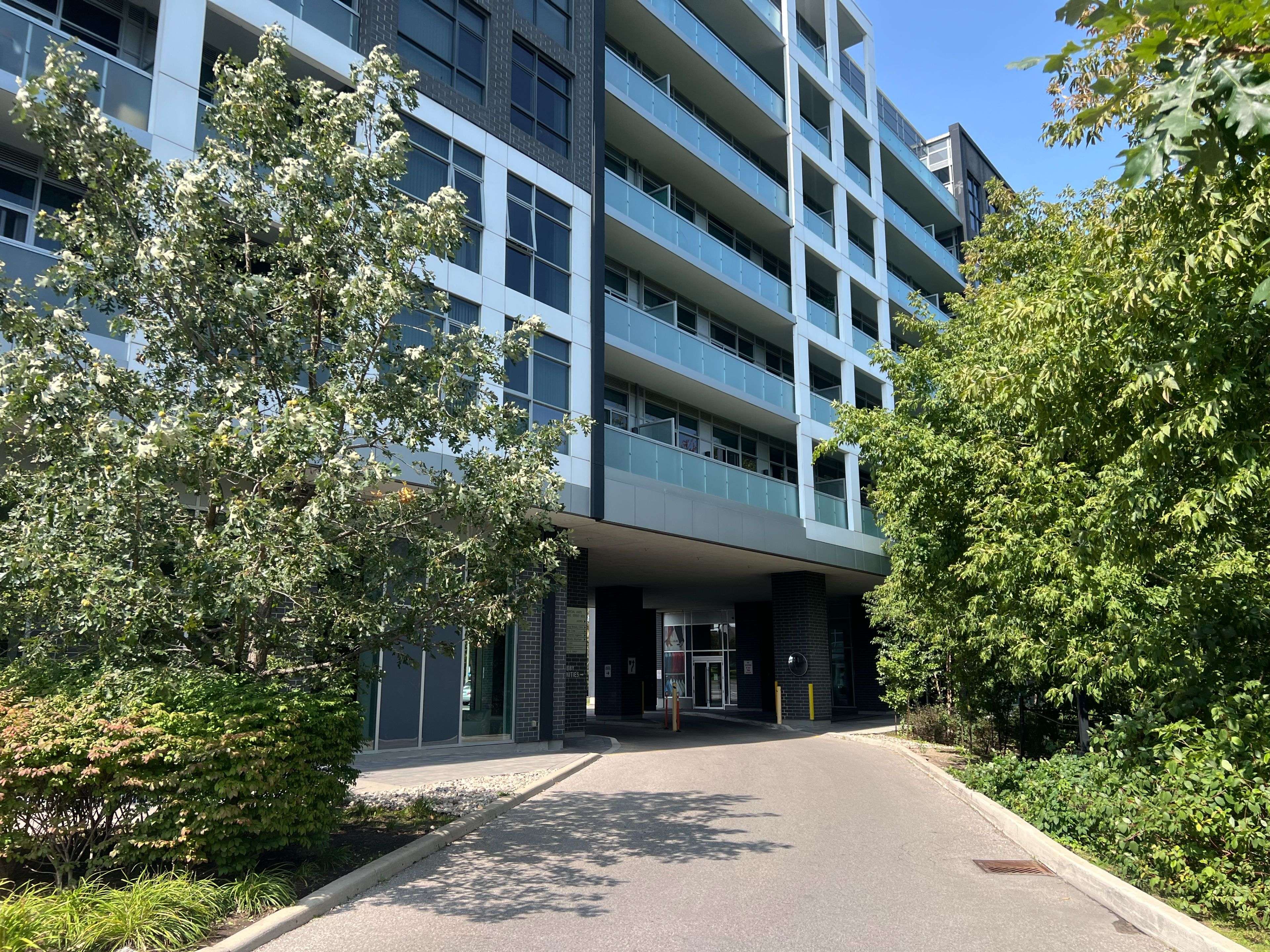 Richmond Hill, ON L4B 3V1,8763 Bayview AVE #-Unit 118