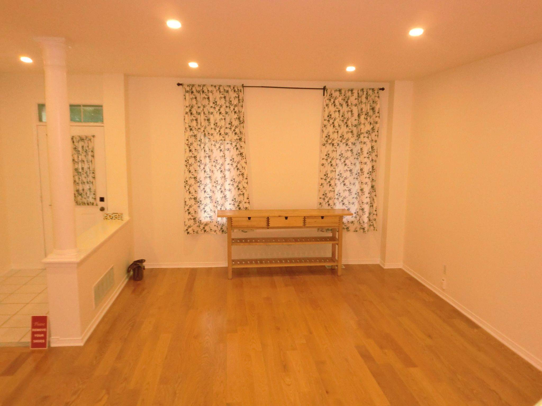 Toronto W05, ON M3J 3P2,32 Leitch AVE