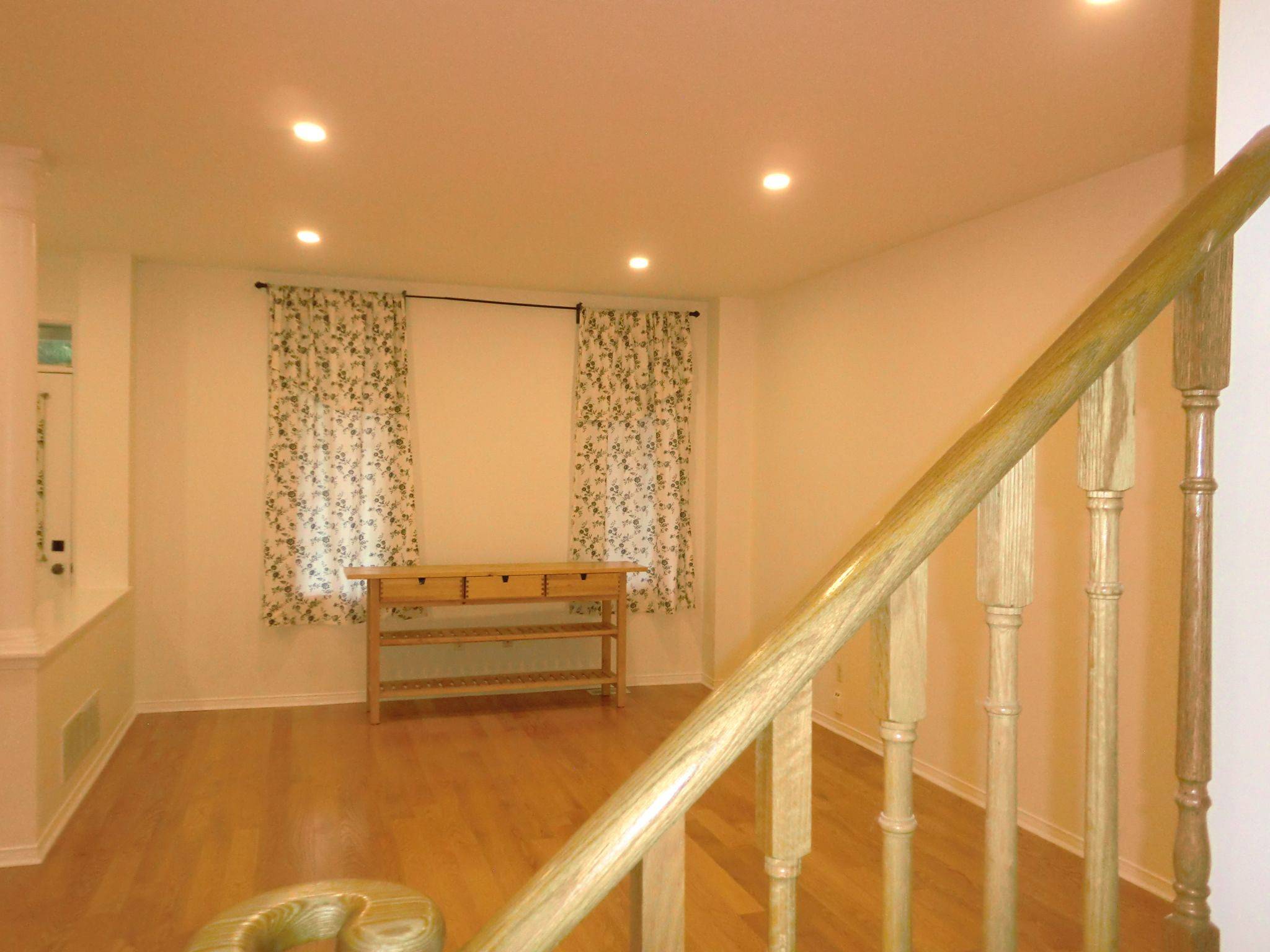 Toronto W05, ON M3J 3P2,32 Leitch AVE