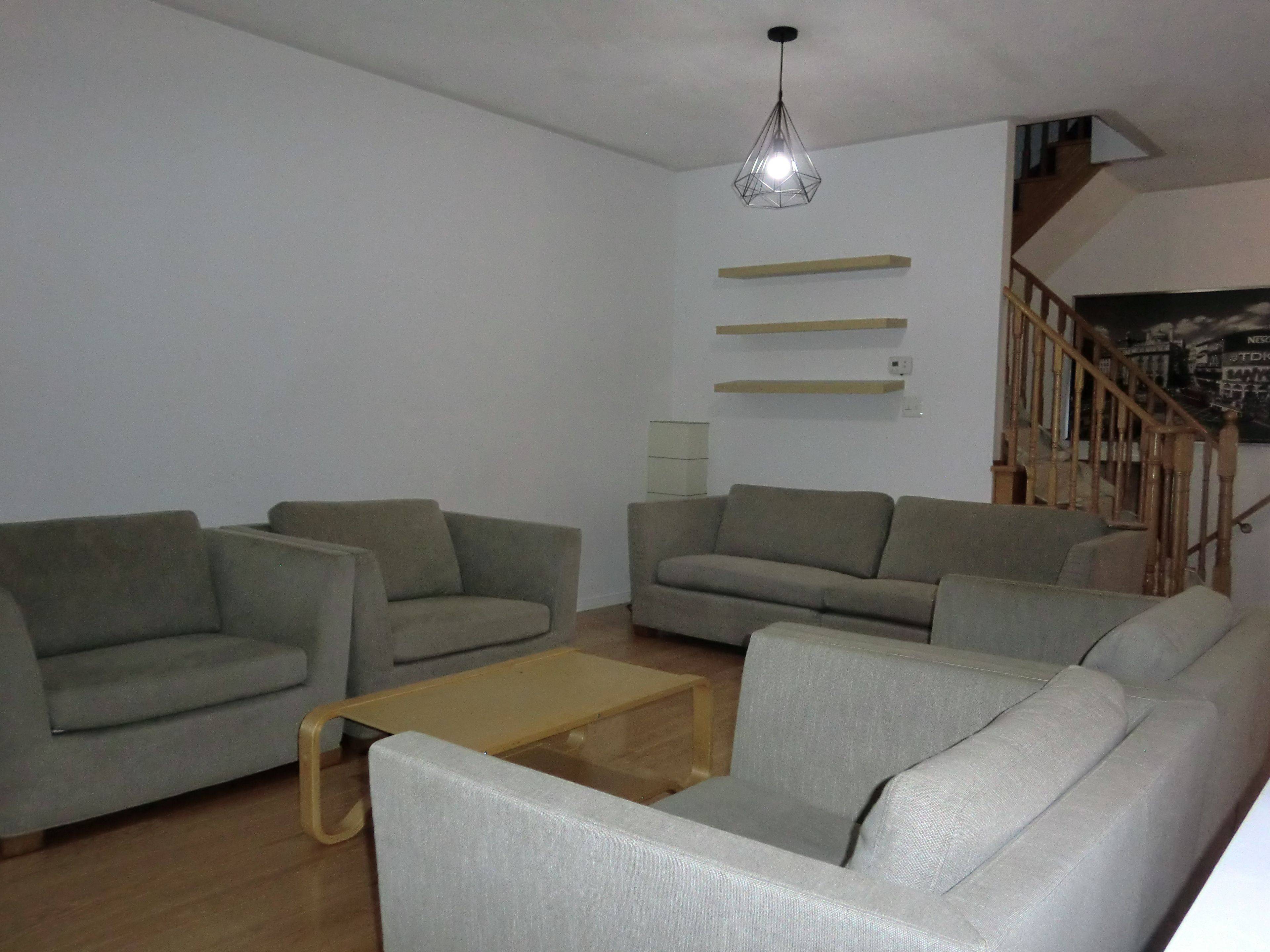 Toronto W05, ON M3J 3P2,32 Leitch AVE