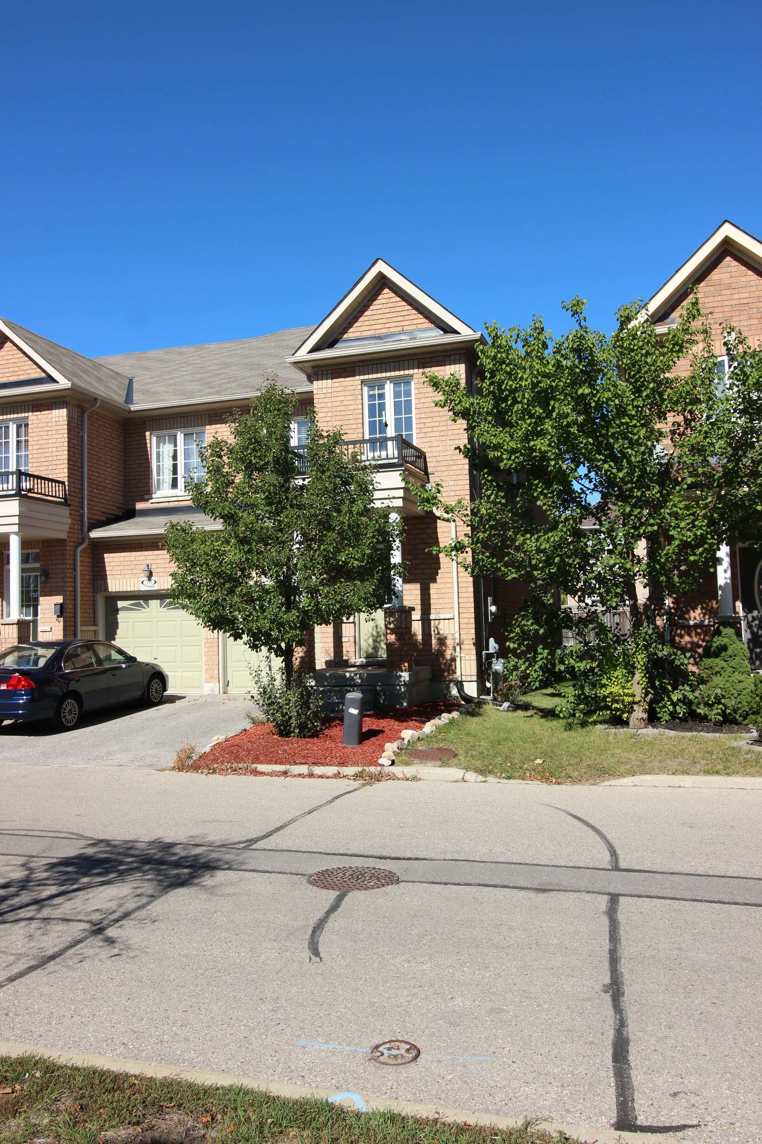 Kitchener, ON N2M 3S1,110 Highland RD E #72