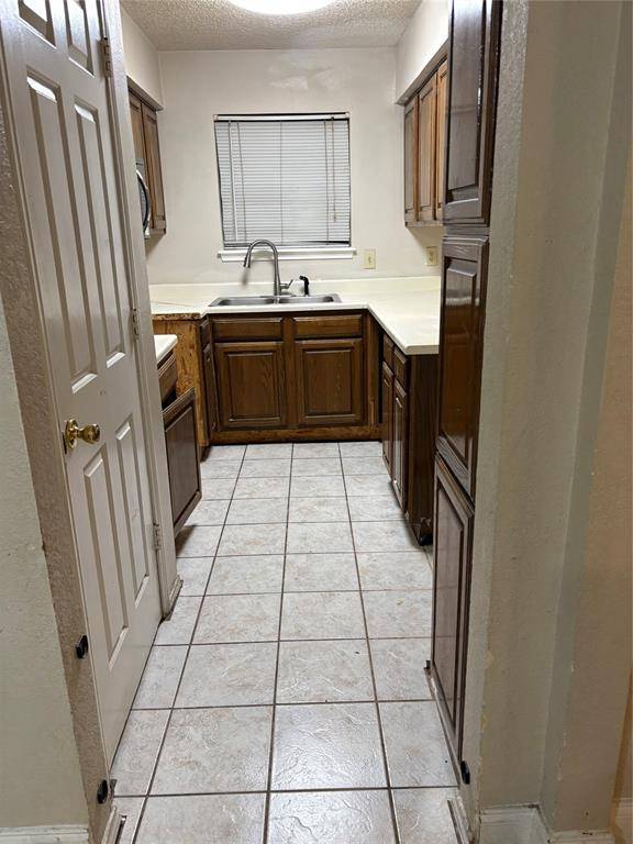 Hurst, TX 76054,823 W Harwood Road E