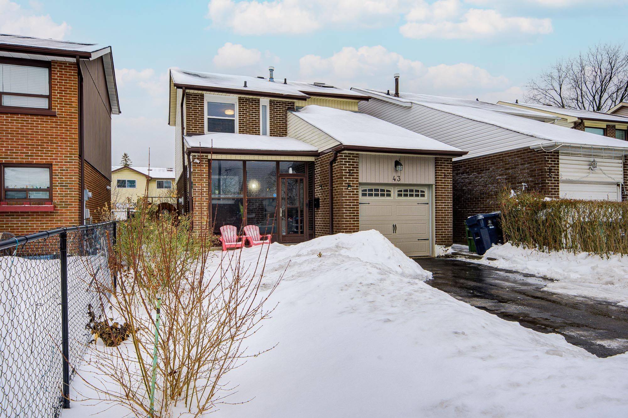 Toronto E11, ON M1B 1P5,43 Mammoth Hall TRL