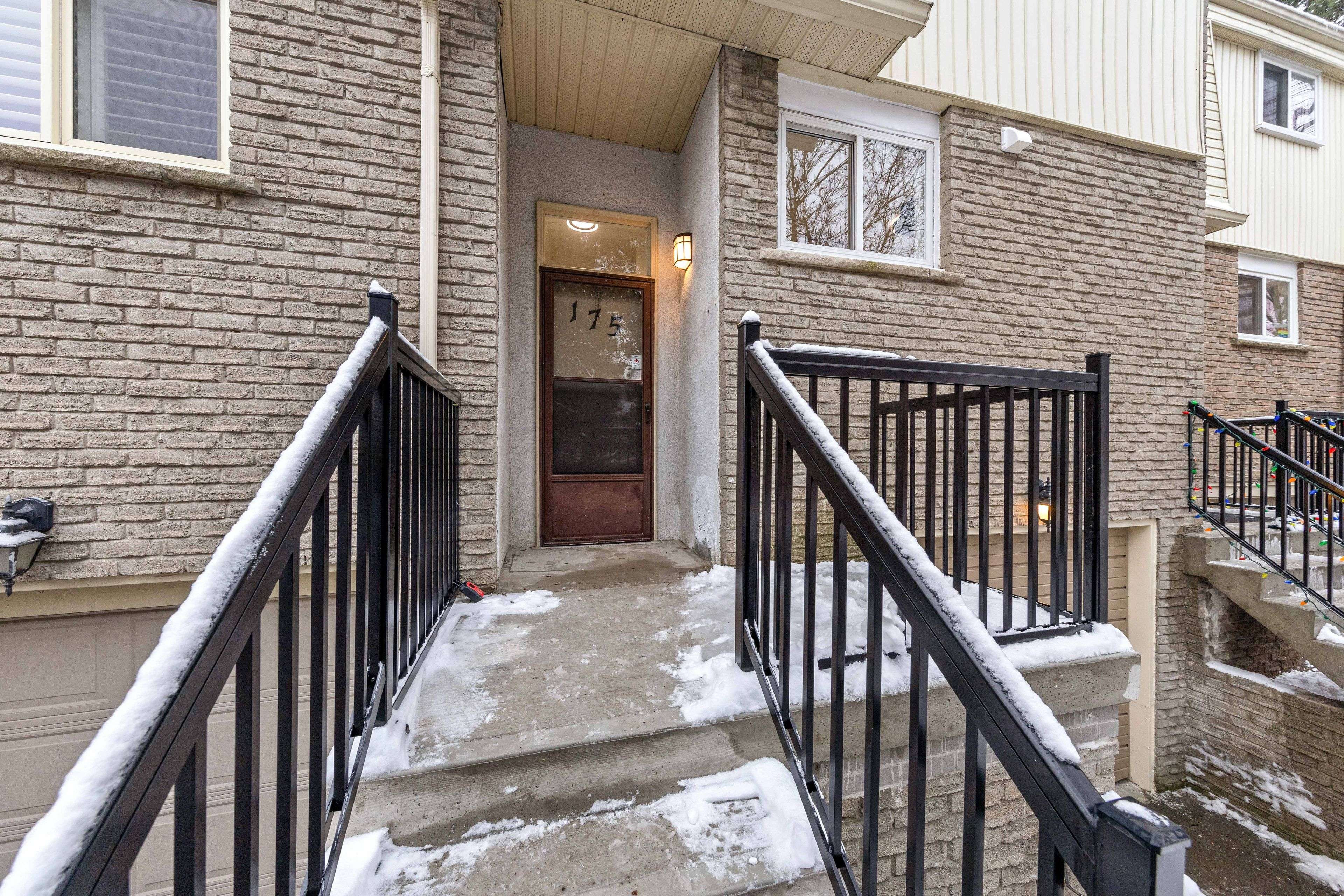 Pickering, ON L1V 3E1,1915 Denmar RD #175