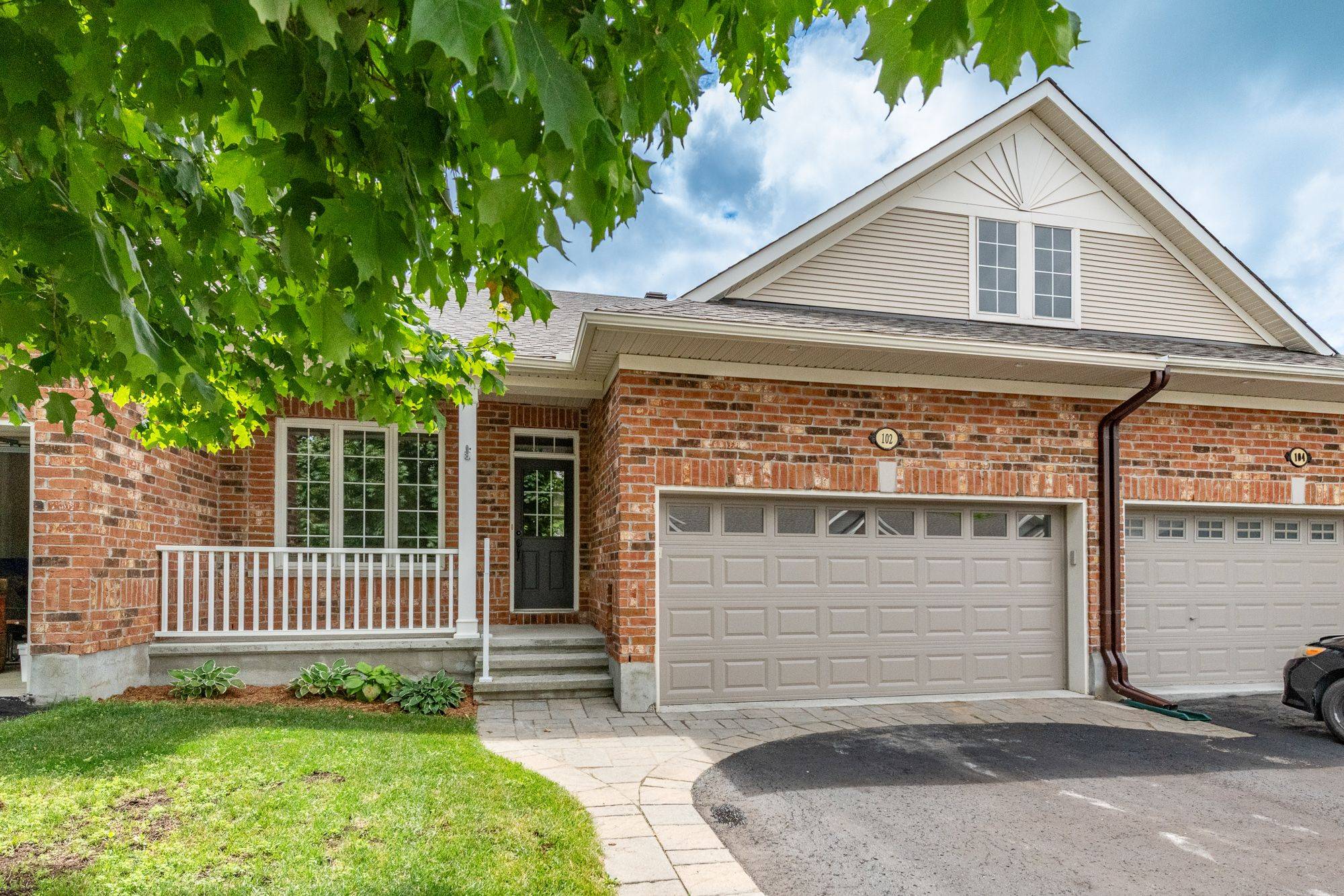 Barrhaven, ON K2J 0L9,102 Kelso Private