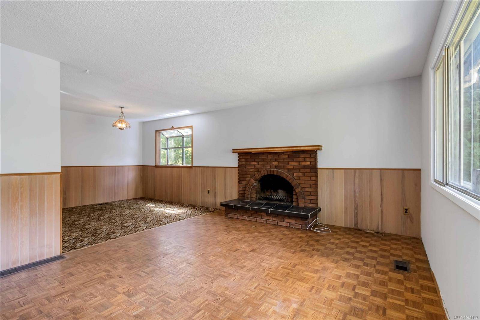 View Royal, BC V9B 6B7,95 Marler Dr