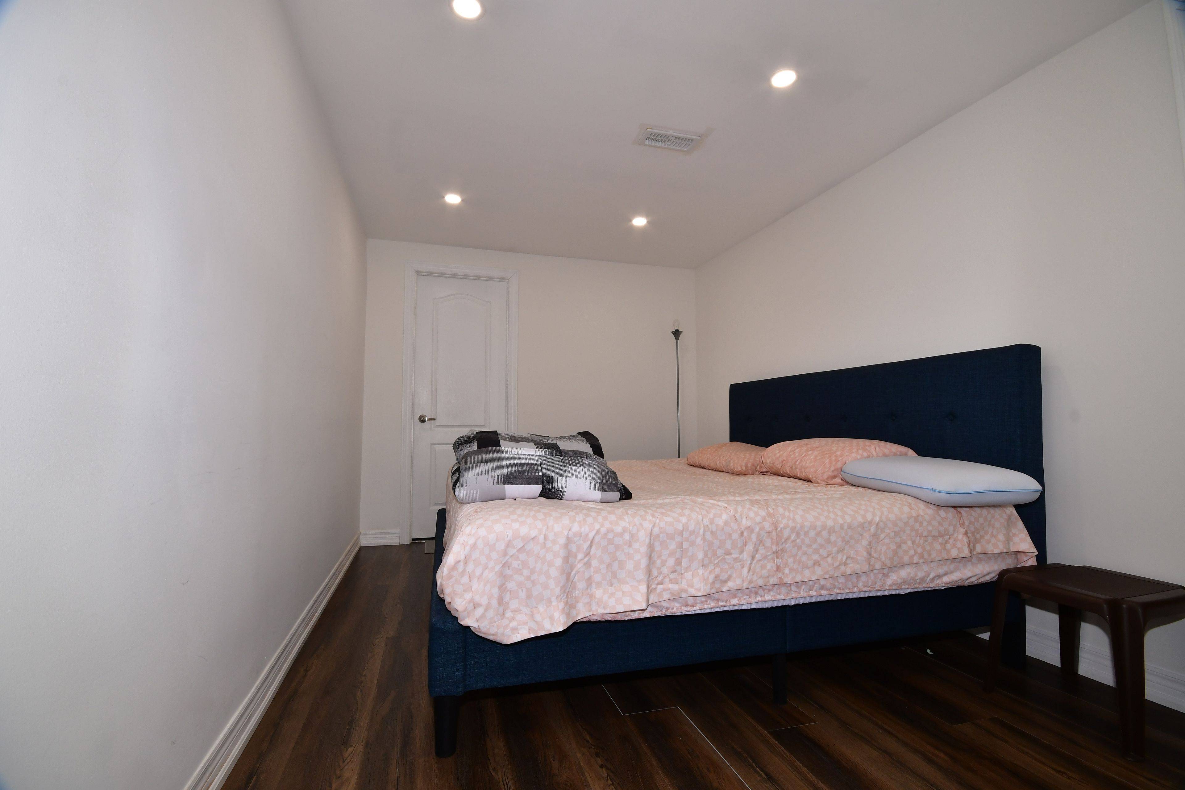 Whitby, ON L1R 0R2,28 Sutcliffe DR