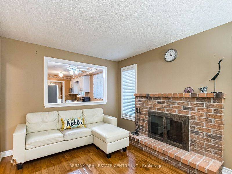 Mississauga, ON L4W 3T5,4228 Torino CRES W