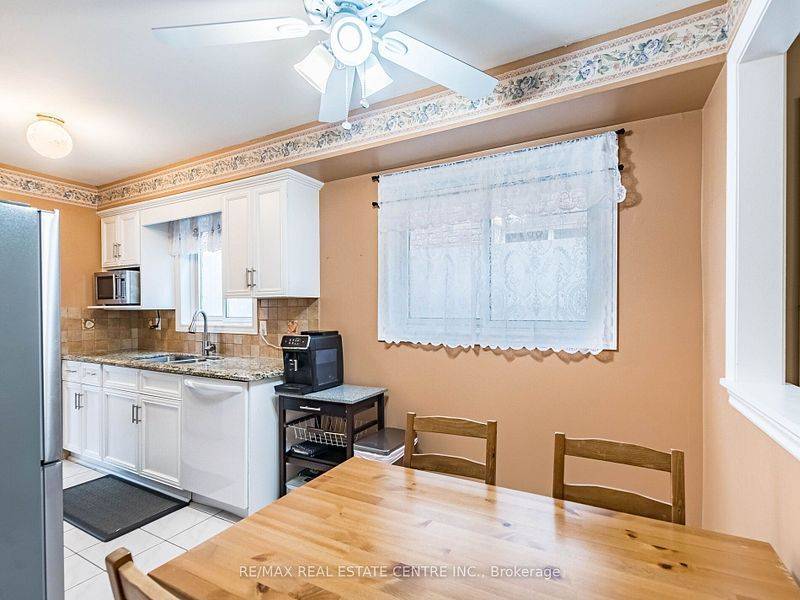 Mississauga, ON L4W 3T5,4228 Torino CRES W